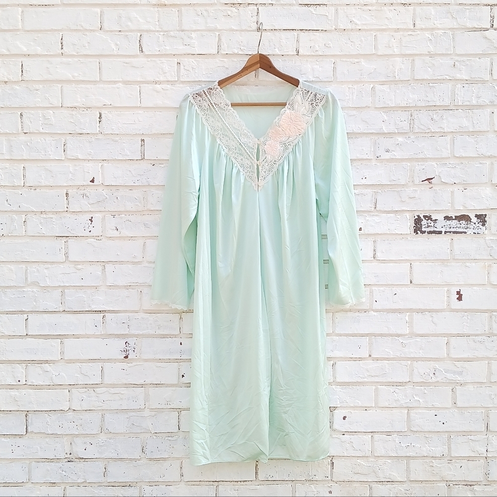 Vintage Shadowline Nightgown Size Medium
